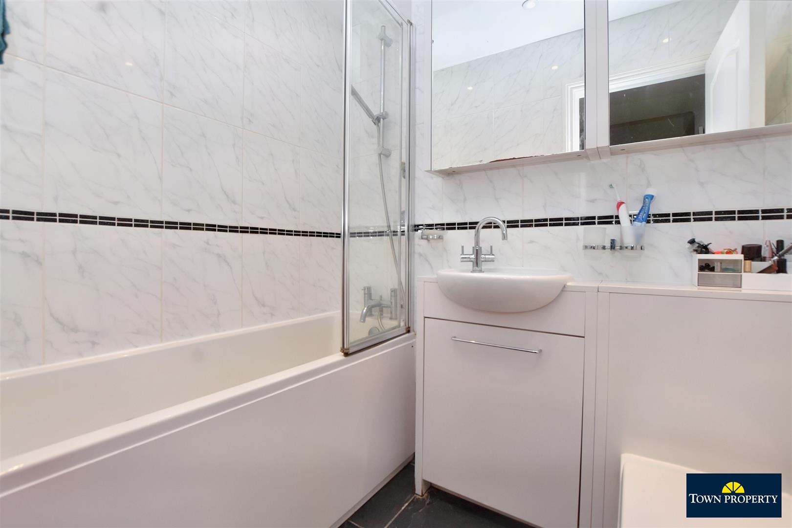 Property Details for Hobart Quay, Eastbourne Town Property Estate